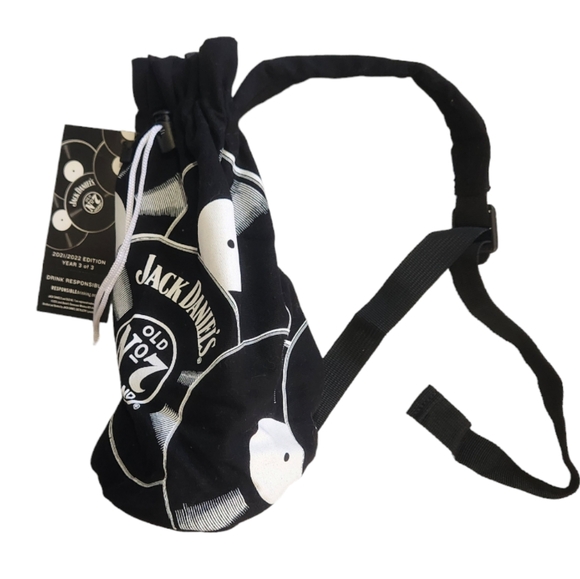 Jack Daniel's Vinyl Record Pattern 1.75 Liter Cinch Sack Bag With Strap - Picture 2 of 6